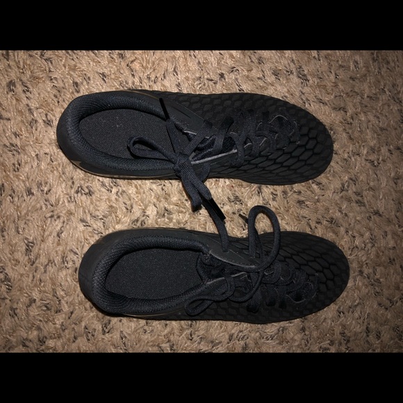 Black Nike Hypervenom soccer cleats . - Picture 1 of 6